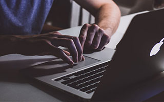 开云体育h5-三国混合接力强强对话 节奏决定胜负，有组合技能的三国回合游戏